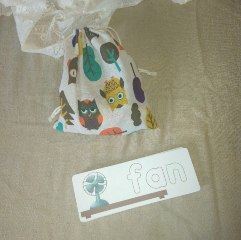 Learning alphabet flashcards - Picture 3 of 5